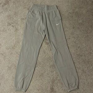 Nike beige sweatpants